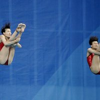 Ķīniete Vu kļūst par pirmo pieckārtējo olimpisko čempioni daiļlēkšanā