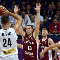 Сербский орешек не по зубам: сборная Латвии проиграла на старте Евробаскета