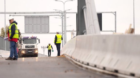 Sarkandaugavas satiksmes pārvada slogošana