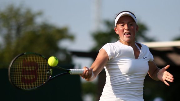 Jelena Ostapenko returns against France s Kristina Mladenovic 