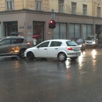 ФОТО: ДТП на перекресте улиц Гертрудес и А.Чака - движение затруднено