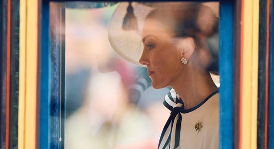 ФОТО: Принцесса Уэльская Кэтрин впервые появилась на публике с тех пор, как стало известно, что она проходит лечение от рака