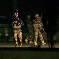 Viesnīcu Kabulā ieņēmuši vismaz četri uzbrucēji; ēku ielenkuši drošības spēki