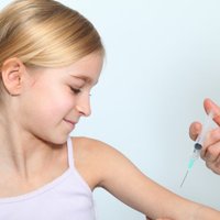 Jā vai nē pusaugu meiteņu vakcinēšanai pret dzemdes kakla vēzi