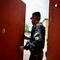 Salvadorā pagarināts bandu vardarbības dēļ noteiktais ārkārtas stāvoklis