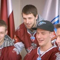 Dziesmu svētku zīmi iedzied arī Rīgas 'Dinamo' hokejisti