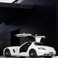 'Mercedes-Benz SLS AMG GT' – braukšanai pa trasi