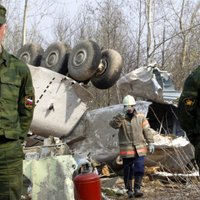 Neatgūstot Smoļenskā nokritušās lidmašīnas atlūzas, attiecības ar Krieviju nevar uzlabot