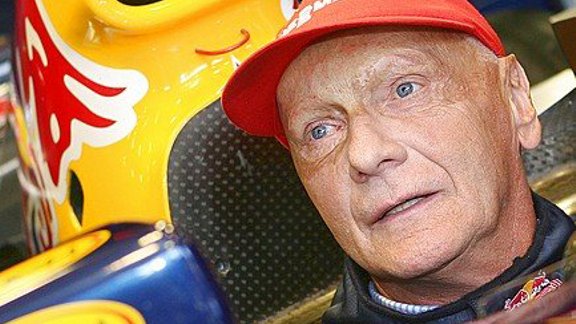 Lauda.RBR.in.car_RedBull-GEPA