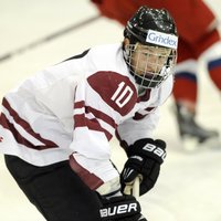 Latvijas U-18 hokeja izlase PČ sāk ar graujošu zaudējumu