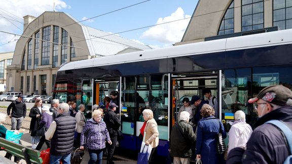 Centrāltirgus, tramvaja pietura, pietura