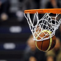 Turcijas basketbolistes EČ uzveic Franciju; Melnkalnes izlase pārspēj Baltkrievijas spēlētājas
