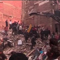 Sagrūstot daudzdzīvokļu ēkai, Kairā iet bojā 15 cilvēki