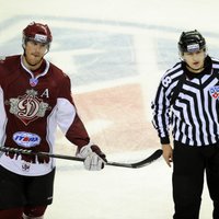 Rīgas 'Dinamo' ar spēli pret Dārziņa pārstāvēto 'AK Bars' atsāk KHL regulāro sezonu
