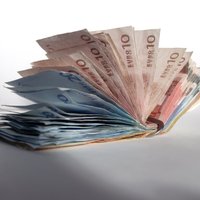 Развеян миф о росте зарплаты в Латвии