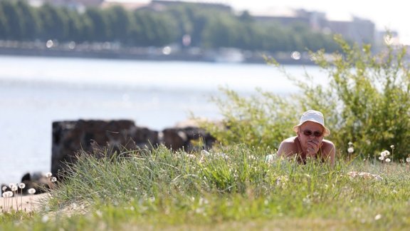 Rīgā peldēties droši – visās pludmalēs laba ūdens kvalitāte