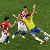 Возмущенные судейством хорваты предложили сразу отдать Кубок мира Бразилии