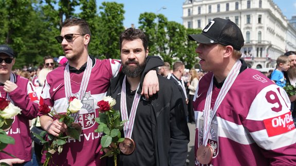 Hokejs, pasaules čempionāts 2023: Latvijas hokeja izlase atgriežas Rīgā - 251