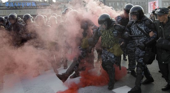 "Марш миллионов" в Москве закончился беспорядками: сотни задержанных