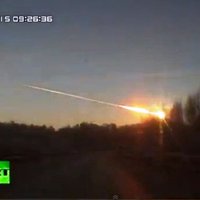 Предприимчивые россияне уже торгуют обломками метеорита