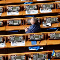 Ukrainas parlaments pieņem likumu par oligarhu varas ierobežošanu