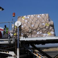 Jemenā ieradušās pirmās palīdzības lidmašīnas kopš blokādes noteikšanas