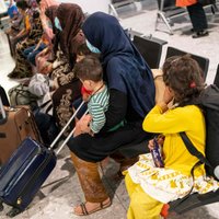 ES apsūdzēta nolaidībā: pagājušajā gadā tikai 271 afgāņu bēglis izmitināts Eiropā