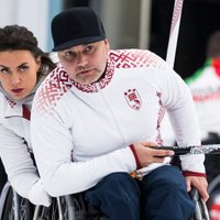 Rožkova/Lasmans ar iekļūšanu pasaules ratiņkērlinga čempionāta finālā nodrošina Latvijai pirmo medaļu kērlingā