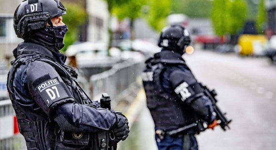 Nīderlandes policija netālu no Shipholas konfiscējusi gandrīz trīs tonnas kokaīna