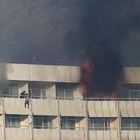 Drošības spēki nošāvuši trīs Kabulas viesnīcas uzbrucējus