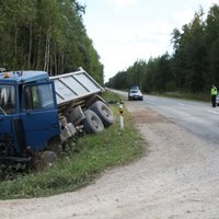 Krimināllietā par traģisko autoavāriju Gulbenes novadā vērtēs arī uzņēmuma atbildību