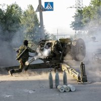 Ukrainā ieradušies 10 vagoni ar tehniku un kaujiniekiem; Krievija pierobežā gatavo pontonu tiltus