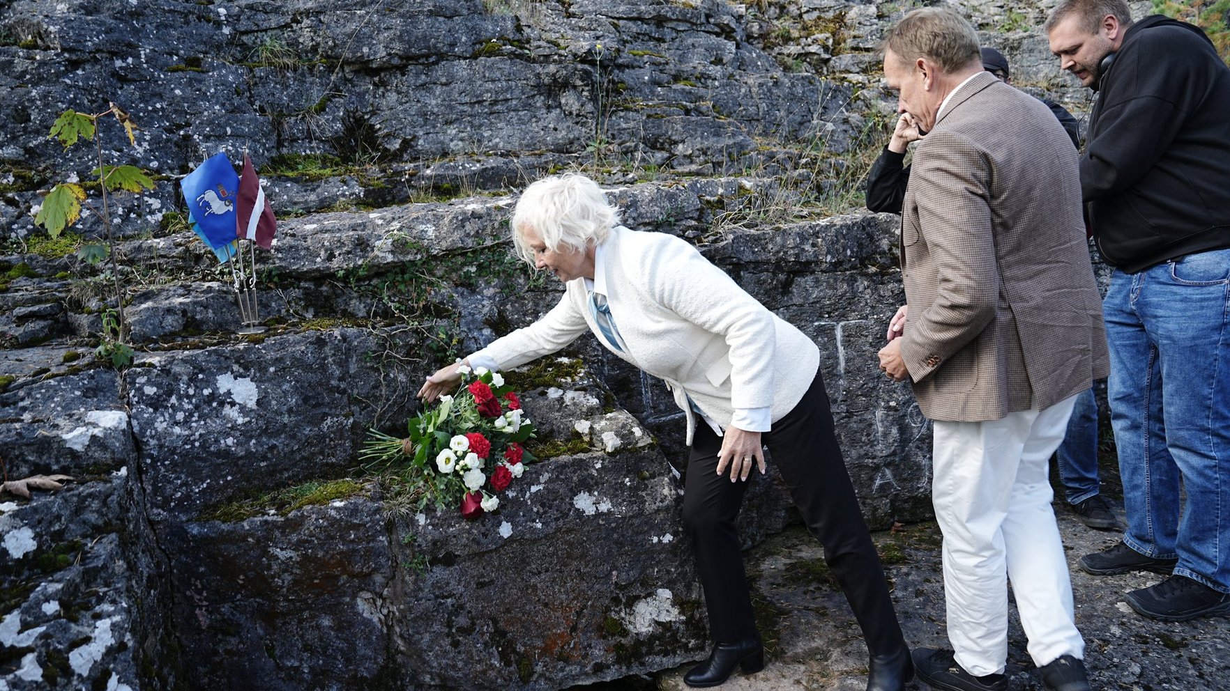 Foto: Zviedrijā piemin 80 gadus, kopš Gotlandes krastos piestāja Baltijas valstu bēgļu laivas