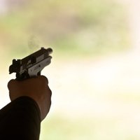 Valmierā sašauj vīrieti; policija meklē aculieciniekus