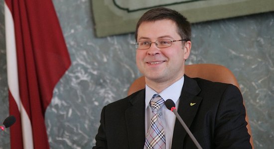 Saeima izsaka uzticību Dombrovska trešajai valdībai