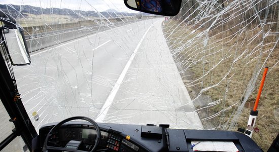 Polijā avarē autobuss no Latvijas; cieš Kārsavas domes priekšsēdētāja un dziedošā Tihovsku ģimene