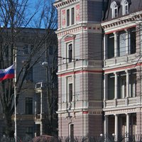 Laikraksts: Latvija Krievijai diplomātisko īpašumu apmaiņā atdevusi vērtīgus īpašumus