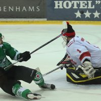 Foto: Vietējie hokeja spīdekļi sacenšas virslīgas Zvaigžņu spēlē