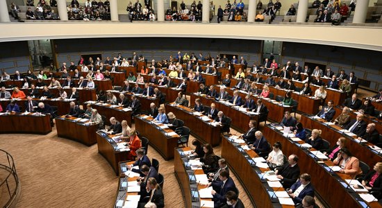 Somijas parlaments apstiprina lēmumu pievienoties NATO