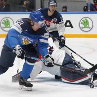 Video: Somija uzvaru gājienu PČ turpina pret slovākiem
