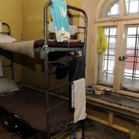 Латвии приходится расплачиваться за ужасные тюрьмы