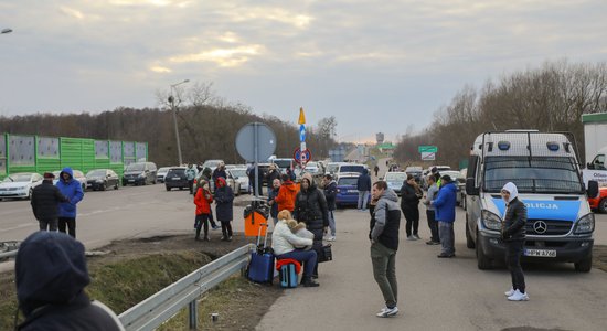 Iedzīvotājus aicina pašiem palīdzību Ukrainas bēgļiem nevest; to organizē centralizēti