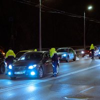 Foto: Nakts reidā policija pieķer taksistu reibumā un autovadītāju ar 2,35 promilēm