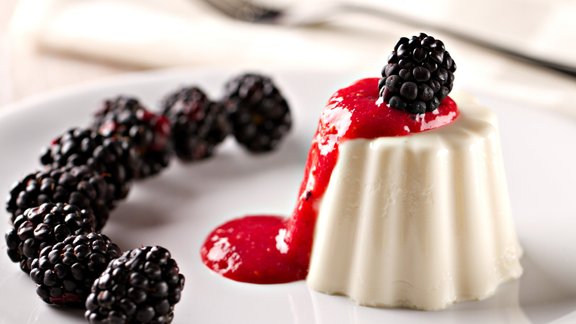 panna cotta želeja deserts itāļu virtuve saldais ēdiens