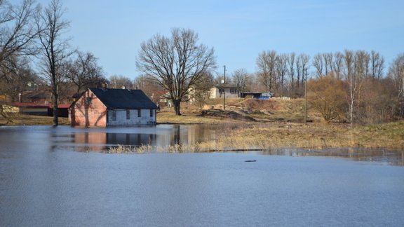 Plūdi Valmierā