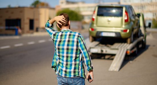 Dižķibeles priekšvēstnesis: pieaug ātro kredītu kompāniju atņemto auto skaits