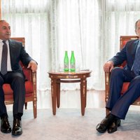 Turcijas un Krievijas attiecības strauji uzlabojas – Sočos tikušies ārlietu ministri