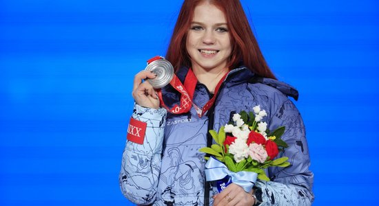 Трусова высказалась после церемонии награждения фигуристок, Валиева отказалась общаться