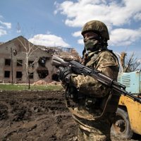 Donbasā krituši pieci Ukrainas karavīri, 12 ievainoti