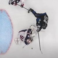 Video: Merzļikins atņem nūju "Maple Leafs" zvaigznei un tiek sodīts